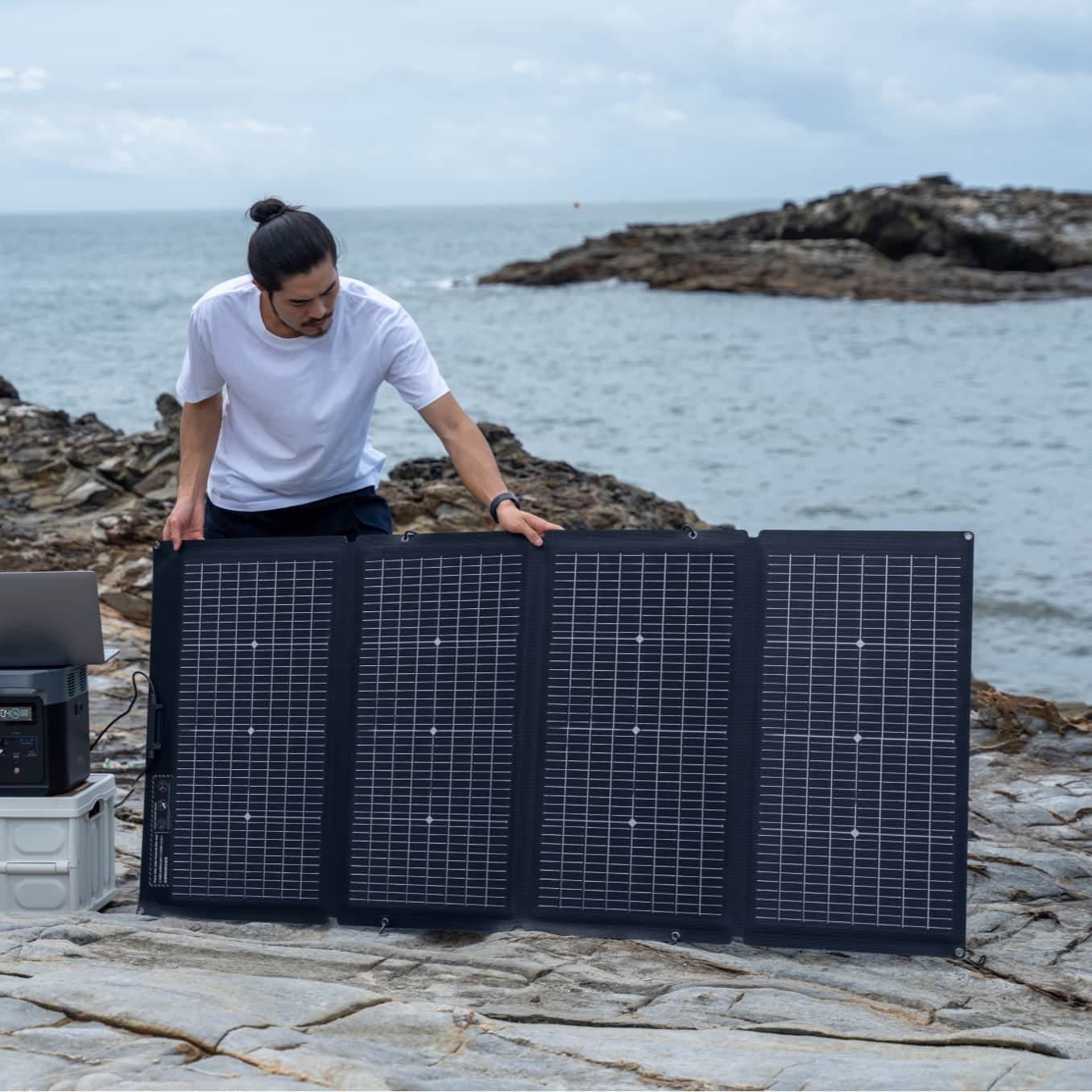 EcoFlow 220W Bifacial Portable Solar Panel - With Adjustable Kickstand, Waterproof & Durable for Off The Grid Living